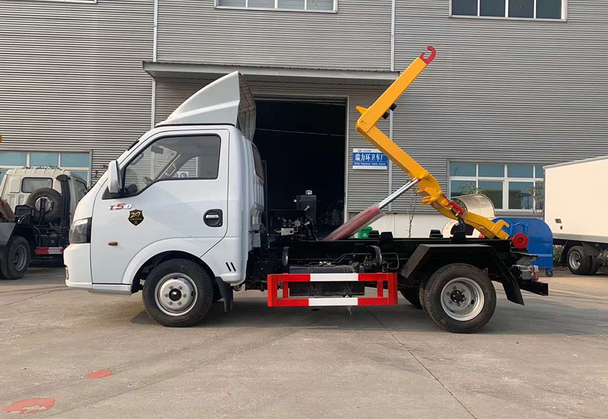 國(guó)六東風(fēng)逸涂勾臂垃圾車圖片