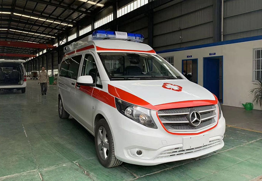 國六奔馳威霆救護(hù)車