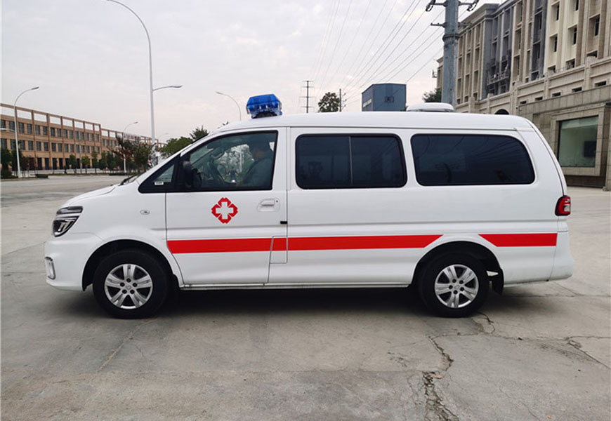 國(guó)六東風(fēng)風(fēng)行救護(hù)車