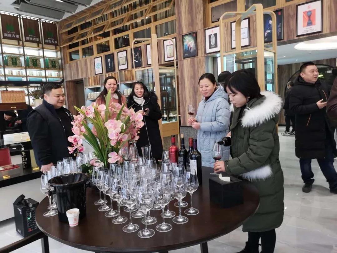 專題：程力匯隆重試營業(yè)，賓客盈門商賈名媛薈萃