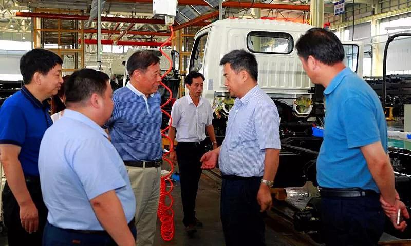 華菱星馬集團(tuán)劉漢如董事長蒞臨程力汽車集團(tuán)商務(wù)考察暨洽談戰(zhàn)略合作項目