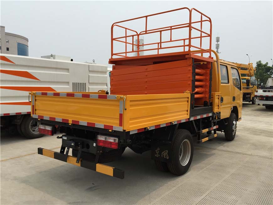 東風(fēng)8米、10米升降平臺(tái)車